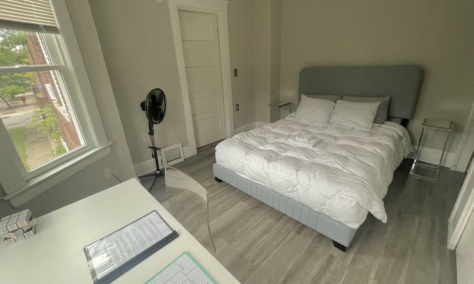 Little Italy Casa | Private Master Room in Little Italy | Near University Hospital & CWRU
