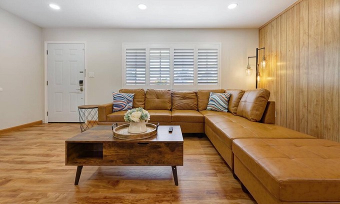 University City Casa | Private & Modern Home | Minutes to La Jolla
