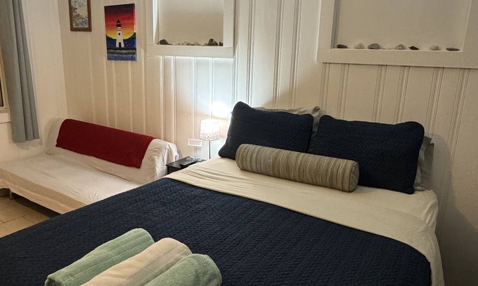 Hampton Apartamento | Oceanside Studio! Camina por la calle hasta la playa!
