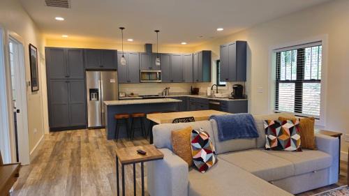 Penrose Apartamento | Private Mountain Getaway in Little River Valley