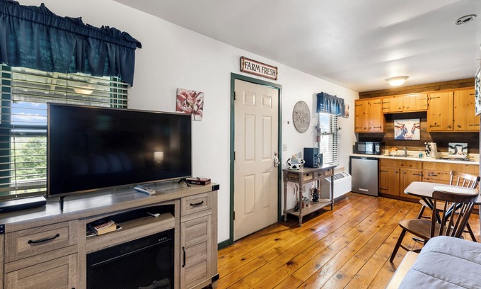Fancy Gap Cabina | Private Mountain Nook w/ Jacuzzi - Cabin 6