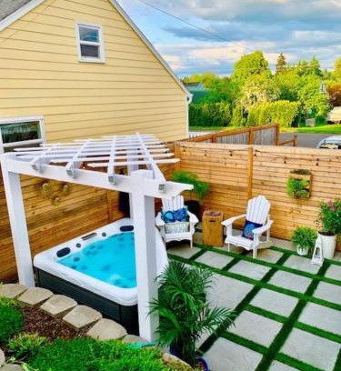 Camas Apartamento | Private New Garden Apartment W Hot Tub