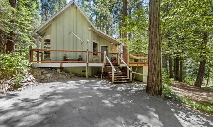 Long Barn Cabina | Private/Newly updated, Family/Pet friendly Cabin