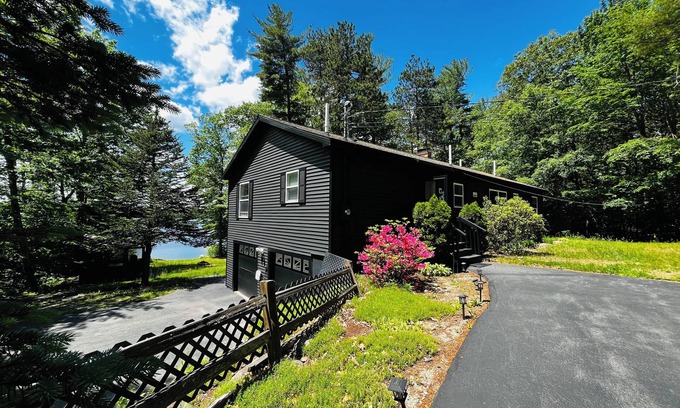 New Durham Casa | Private NH Waterfront Retreat – Hot Tub, Dog Friendly, Family & Remote Work
