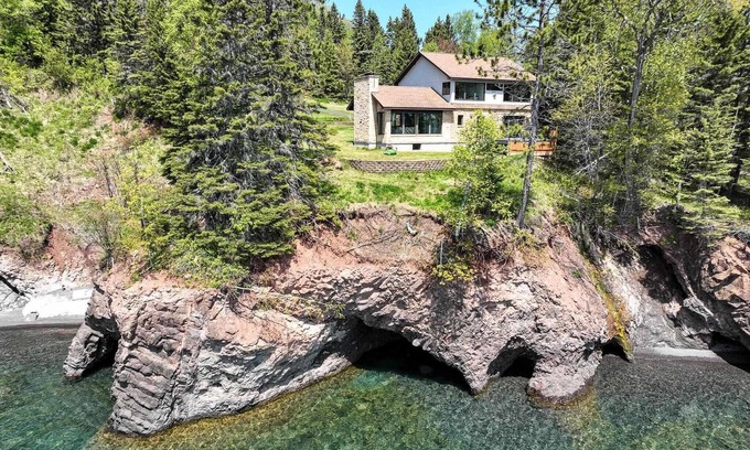 Two Harbors Casa | Private Northshore Single Family House Retreat!