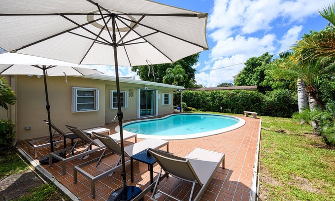 West Hollywood Casa | Private Oasis in Hollywood 3 bedrooms with Pool