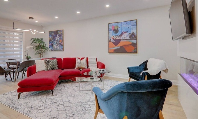 Midtown Toronto Apartamento | Private Oasis in the Annex 2000 sq ft of Luxury