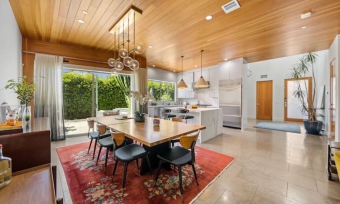 West Los Angeles Casa | Private oasis in West LA