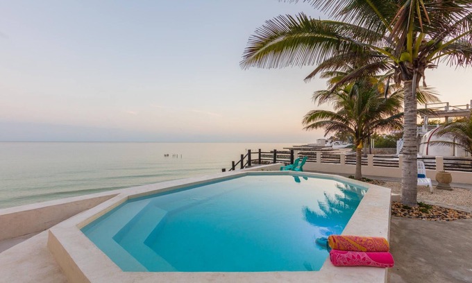 Chuburná Puerto Casa | Oasis privado en la playa