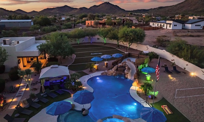 Desert View Casa | Private Oasis, Pickleball, Sand Volleyball, Sleeps 24