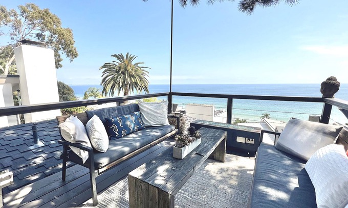 Pacific Palisades Casa | Casa romántica con vista al mar - 5 minutos a pie de la playa de Porto Marina