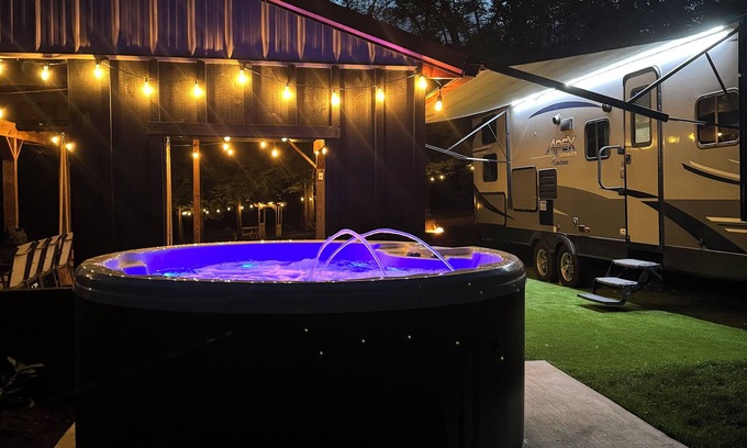 Narvon Alquiler De RV | Private one-of-a-kind Camping experience! Hot Tub!