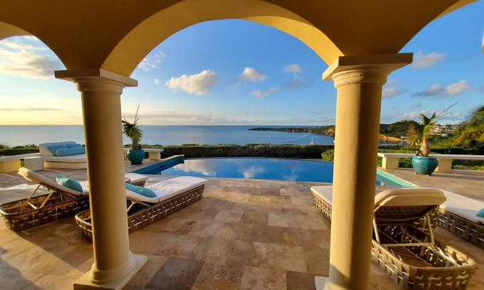 Crocus Hill Villa | Retiro privado con vistas panorámicas al océano - piscina climatizada