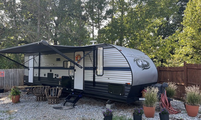 Valley Alquiler De RV | Private Outdoor Shower 🌸 25 to Auburn & West Point Lake!