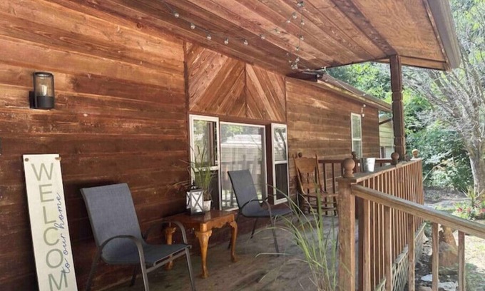 Seligman Casa | Private Ozark Home@Roaring River. Near Eureka Spg. MO 420 friendly/outside only