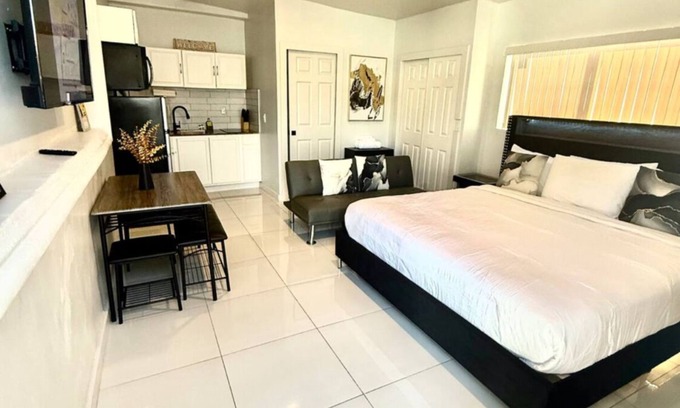 Miami Gardens Apartamento | Private Paradise in Miami !! Brand new apartment Great location Family friendly