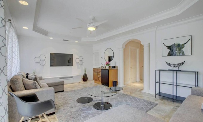 Colee Hammock Casa | Private Patio ~ Cali King Bed ~ Sleeps 10