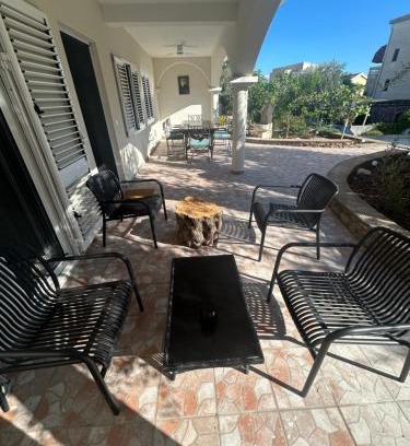 Przno Apartamento | Private Patio Przno Steps to Beach 2 Bedroom 2 Parkings BBQ Villa Olive