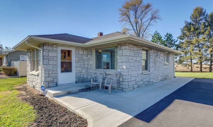 Tefft Casa | Private Patios & Sunset Views: Francesville Home