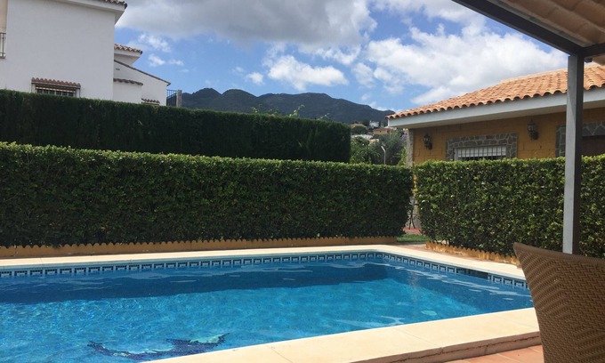 Pinos de Alhaurín Villa | tranquila villa privada para hasta 6 personas con su propia piscina privada y jardín.