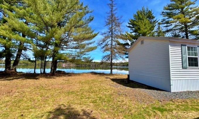Lunenburg County Casa | Private, Peaceful, lakefront, fully furnished 2-bedroom Mini-home .