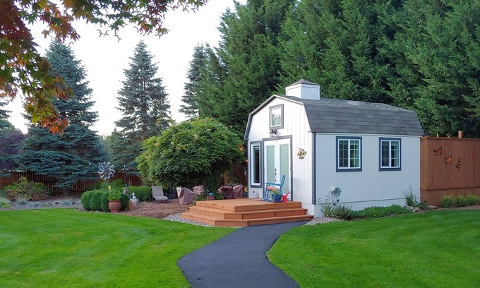 Vancouver Apartamento | Private & peaceful park-like paradise. Plus, HOT TUB!