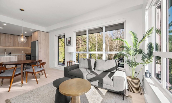 District of North Vancouver Condominio | Private Penthouse | WOW Views