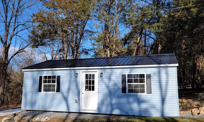 Clear Spring Cabina | Private Pet-Friendly Cabins with Fire Pit for Nature Escapes in Clear Spring, Maryland, for Memorable Family Glamping Trips