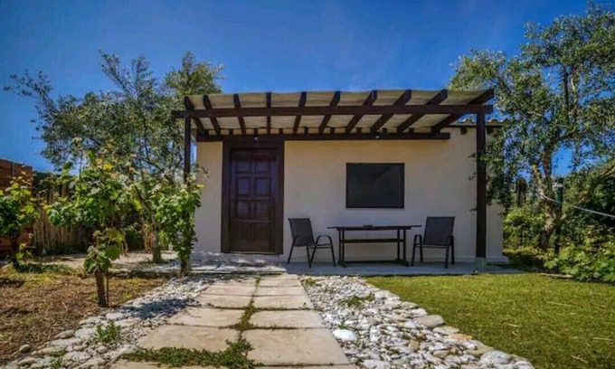 Neromilos Otro | Private place that offers you complete peace and relaxation.