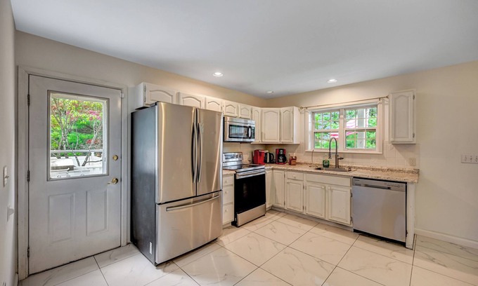 Stroudsburg Casa | Private Poconos Home w/Pool and 12 Person Hot tub Brand New