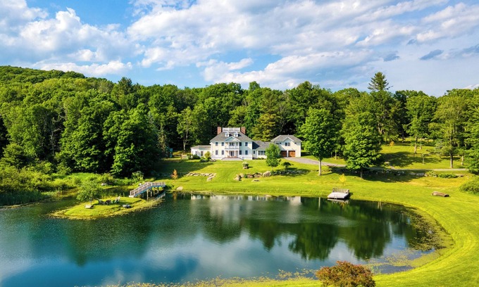 Austerlitz Casa | Private Pond, Movie Room, Gym & Fire Pit | Luxe Secluded Berkshires Estate