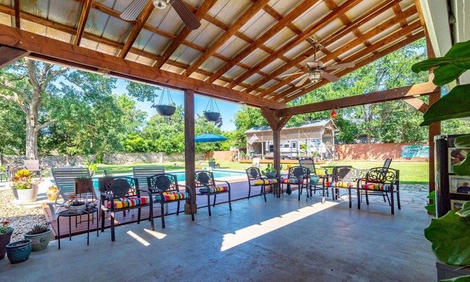 East Oak Hill Casa | Private Pool 3 Bed 2.5 bath South Austin 6 miles from Downtown