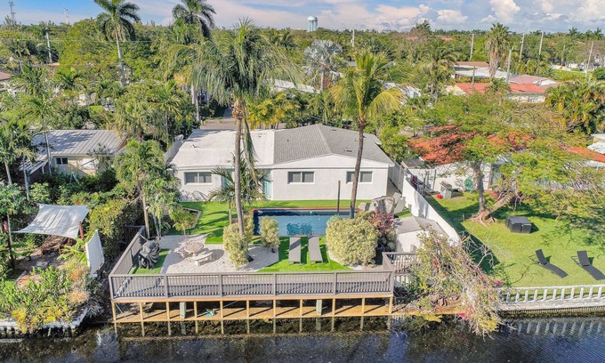 Hollywood Lakes Casa | Private Pool 3BR with Lakefront view