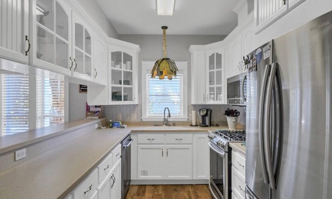 Village of Sugar Beach Casa | Private Pool ☀️ 600ft to Beach | Peek-a-boo Ocean View | Outdoor Shower | 4 Parking Spots ☀️