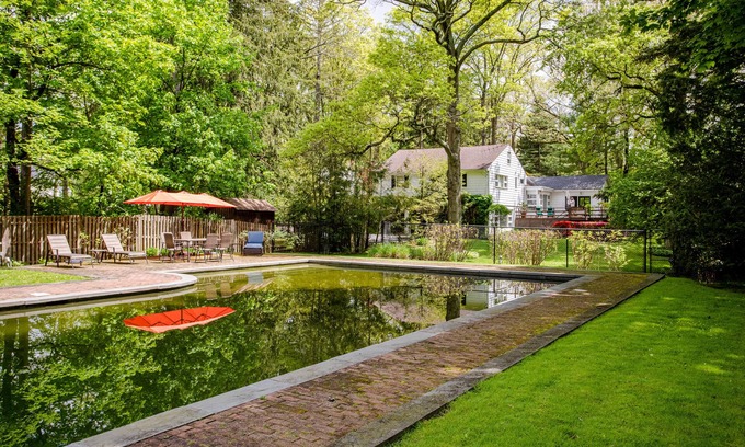 Highlands Casa | Private Pool and Grounds with 4 Bedroom Family House with Home Office for You