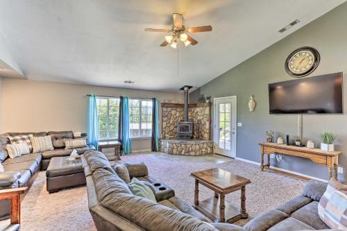 Weaverville Casa | Private Pool and Game Room Family Weaverville Gem