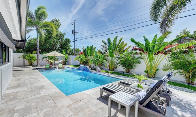 North Andrews Gardens Casa | Last Chance for Summer Savings in Florida