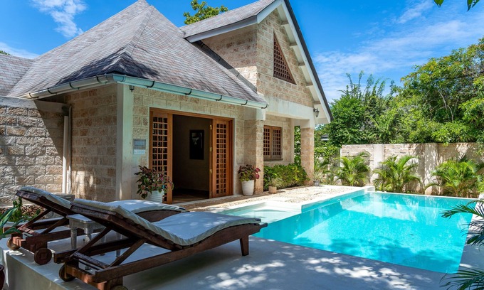 Diani Beach Cabaña | private pool cottage diani beach
