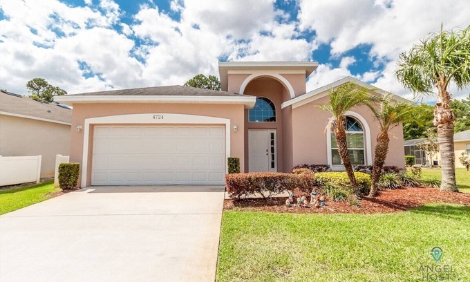 Crystal Cove Villa | Private Pool + Game Room | Fun Resort Activities!