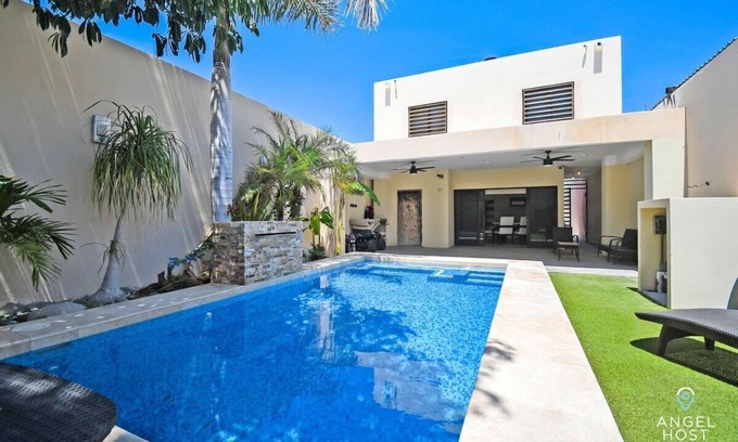 El Manglito Casa | Private Pool Home Near Malecón with Starlink WiFi!