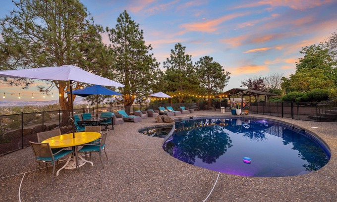 Cotati Villa | Modern Cotati Villa w/ Private Pool & Large Deck!