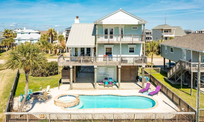 Pirates Beach Casa | Private Pool, Large Patio & Spacious Interior - Beachside Beauty!