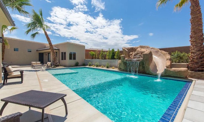 Hurricane Casa | Private Pool-Pickleball-4 King Suites-Sleeps 28 - Sand Hollow Springs