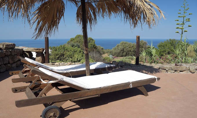 Pantelleria Casa | [Private Pool + Sea View + Garden + Barbecue] Entire "Dammuso" Estate
