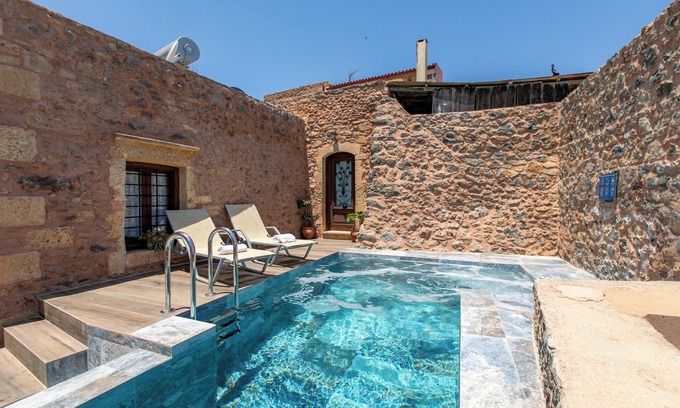 Astratigos Villa | Piscina compartida ★ Stone Villa ★ BBQ & Wifi ★ Jacuzzi