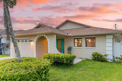 Naples Park Casa | Private Pool Sunroom Beach Escape at Manatee