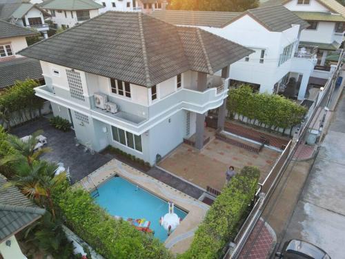 Noen Phra Villa | Private Pool Villa Beach WashMachine @Rayong會說中文