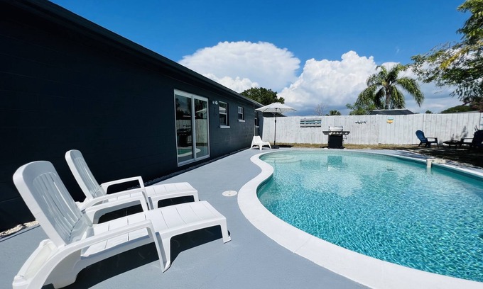 The Lakes Casa | Penwood Pool Villa