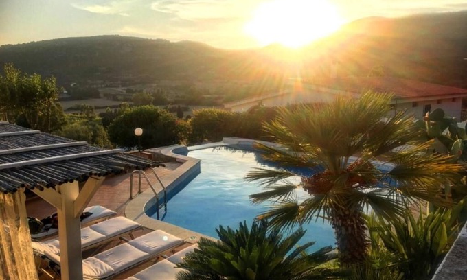 Chia Casa | Private Pool villa with panoramic views split over 2 levels / Aircon / New Pool.
