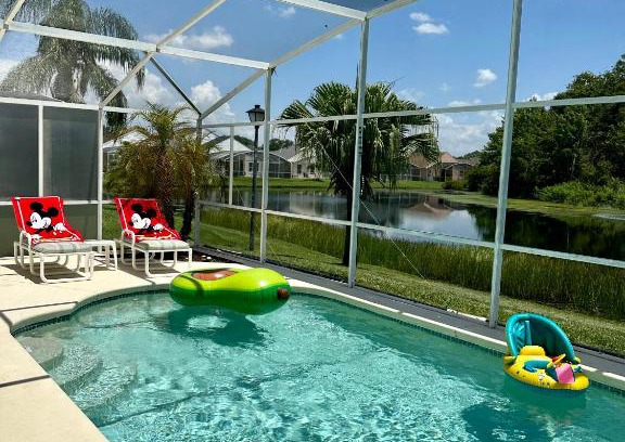 Chatham Park Casa | Private pool with a beautiful view overlooking the lake! Near Disney - Universal